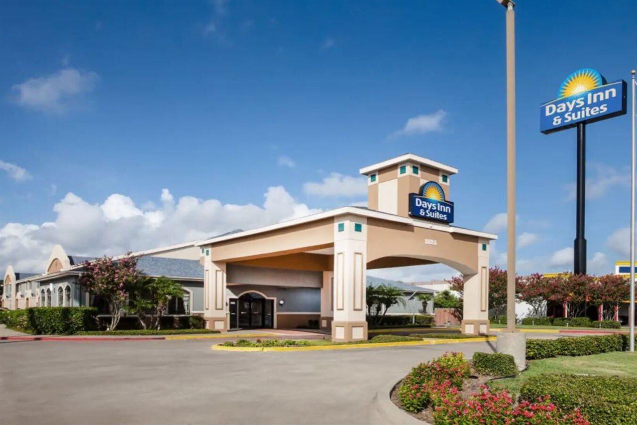 Days Inn & Suites By Wyndham Corpus Christi Central Exterior photo